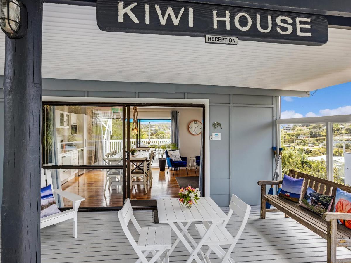 Отель Kiwi House Waiheke Oneroa Экстерьер фото